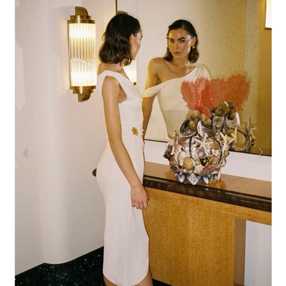 NWT ASTA RESORT LOUISA DRESS - CREME
Original price $360